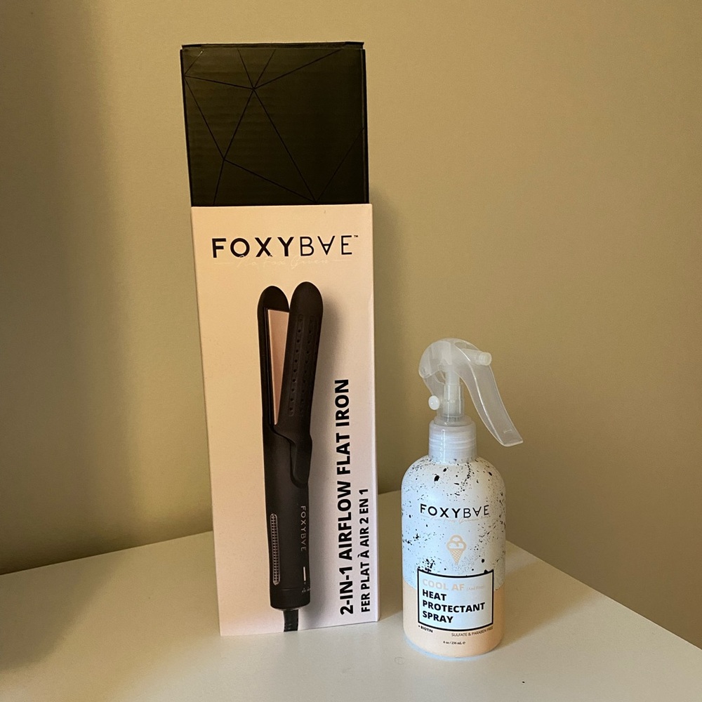 Foxybae Air Flow flatiron with Heat Protectant Spray